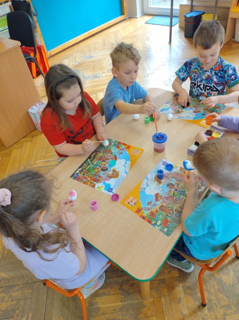 Wielkanocne zajęcia plastyczne.